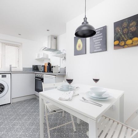 Boujis Central Plymouth Apartment - Sleeps 4 - Habita Property Exterior photo